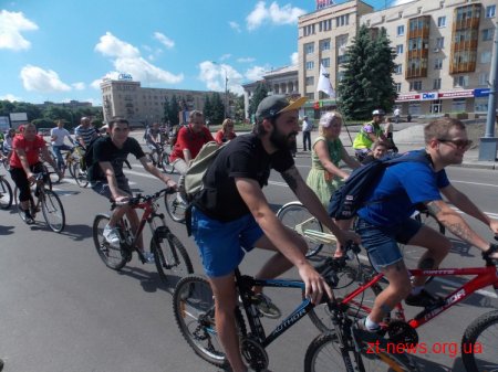 У Житомирі відбувся велопробіг за участю мера Дебоя