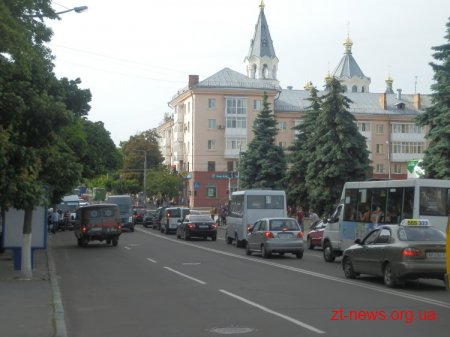 У Житомирі автомобіль Ford збив людину