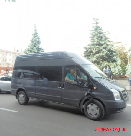 У Житомирі автомобіль Ford збив людину