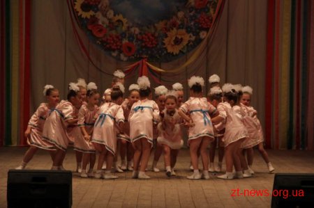 В обласній філармонії пройшов звітний концерт ансамблю «Колорит»
