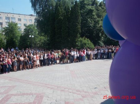 Житомирський політех відсвяткував 53 роки святковим концертом та флешмобом