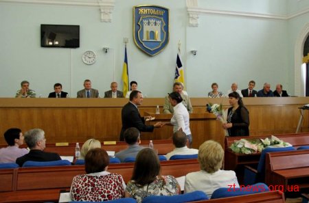 19 житомирянок отримали почесне звання «Мати-героїня»
