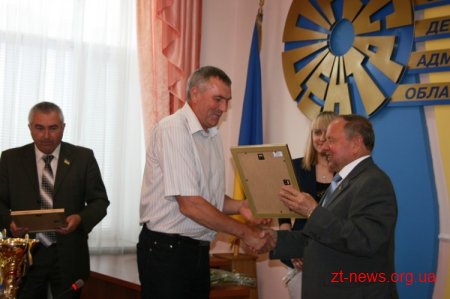 В обласній раді вітали кращих учасників Всеукраїнської спартакіади серед депутатів і працівників органів місцевого самоврядування