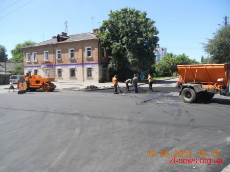 За інформацією міськради 1 м&#178; асфальту обійшовся близько в 120 -140 гривень