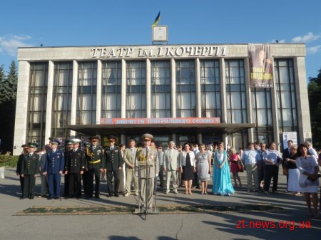 У Житомирі відбувся перший в Україні офіцерський бал ВІДЕО