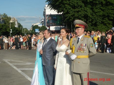 У Житомирі відбувся перший в Україні офіцерський бал ВІДЕО