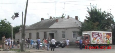 У Житомирі "не поділили дороги" Шкода та вантажівка