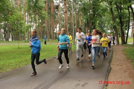 День молоді у Житомирі розпочався з легкоатлетичного кросу
