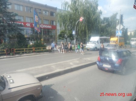 У Житомирі "Лада" наздогнала "Пежо"