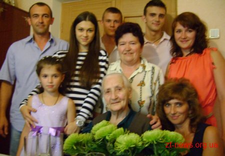 Жительку Чуднівського району Ганну Жихареву привітали зі сторічним ювілеєм