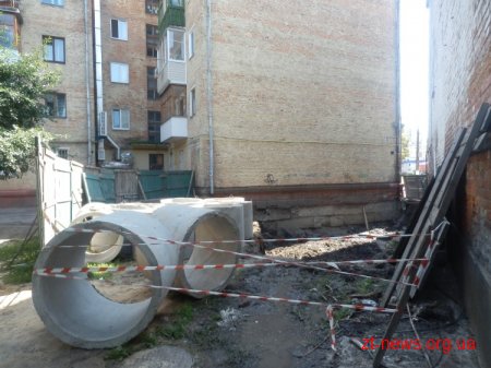 Будівництво перукарні в центрі Житомира продовжується не дивлячись на закон охорони культурної спадщини