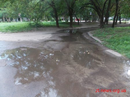 Про порив на Польовій знають, але ремонт зачекає