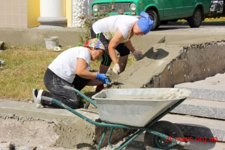 У Житомирі поблизу мистецьких воріт розпочали встановлення 4 спорт майданчиків