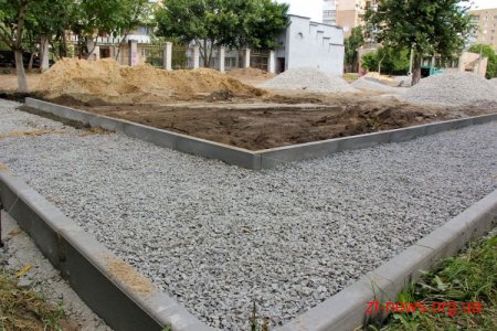У Житомирі поблизу мистецьких воріт розпочали встановлення 4 спорт майданчиків