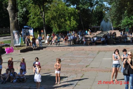 18 серпня благодійна організація «Планета для дітей» організувала дитячий захід Краса Житомирщини для дівчаток віком від 10 до 14 років в рамках реалізації проекту «Жито і мир»
