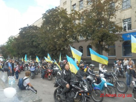 У Житомирі на честь Дня Незалежності байкери проїхали вулицями міста