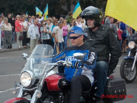 У Житомирі на честь Дня Незалежності байкери проїхали вулицями міста
