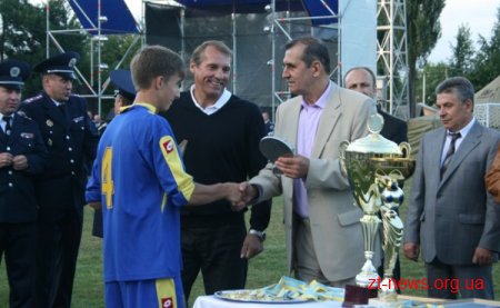 У Малині реконструювали спортивний стадіон та визначили переможців дитячого футбольного турніру на кубок УМВС України в Житомирській області