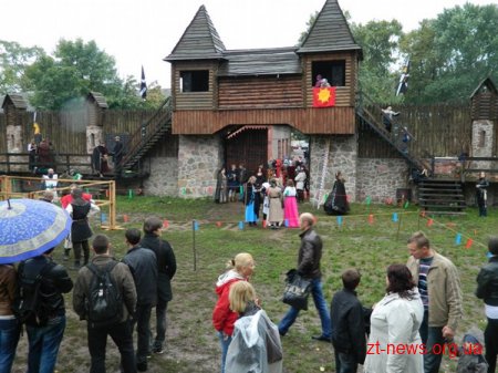 Житомирські та київські лицарі створили у Коростені острівець середньовіччя