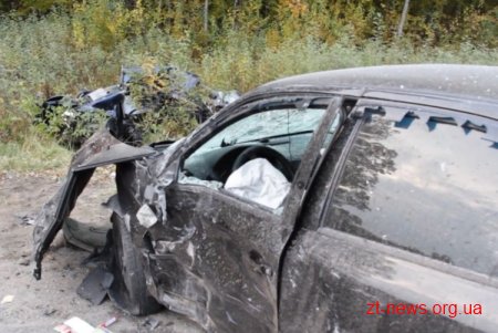 Поблизу Житомира водій KIA не впорався з керуванням та зіткнувся з зустрічним авто