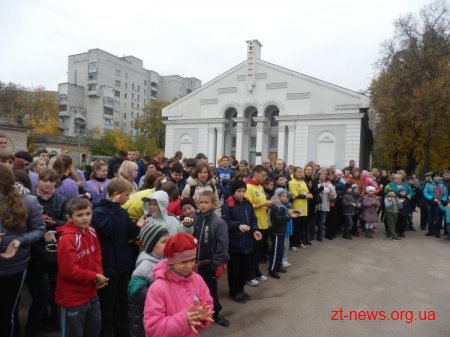 У Житомирі урочисто відкрили дитячий майданчик поблизу Мистецьких воріт