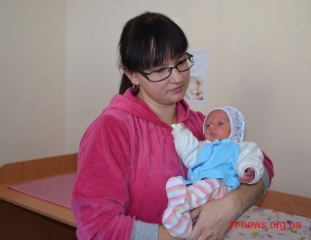 Новонароджений хлопчик Петро став десятою дитиною у житомирській сім’ї Анни і Богдана Бодомерів