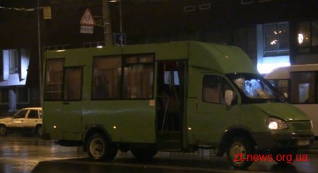 У Житомирі маршрутка збила чоловіка, який неправильно переходив дорогу