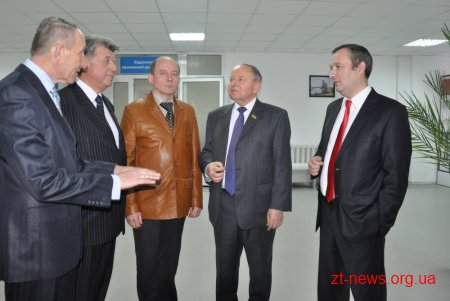 Вперше у Житомирському державному медичному закладі встановлений апарат для подрібнення камінців у нирках