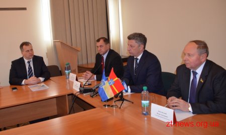 «Житомирський досвід ми маємо розповсюдити на всю Україну, адже завдяки йому зменшується споживання імпортованих енергоносіїв, насамперед газу» - Юрій Бойко