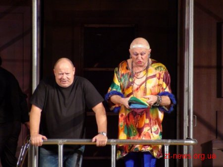 У Житомирі показали виставу «Він - моя сестра» за участю Олексія Маклакова і Володимира Горянського