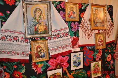Близько 400 виконавців представляли творчий звіт Малинського району та м. Малина у Житомирі
