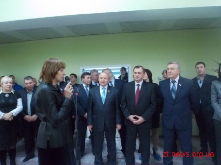 У День Святого Миколая у Житомирі урочисто відкрили оновлений легкоатлетичний манеж центрального стадіону