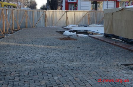 Мер Житомира Володимир Дебой невдоволений неякісним ремонтом Старого Бульвару