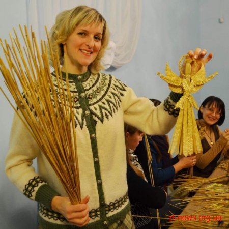 У Житомирі відбувся майстер-клас із виготовлення дідухів
