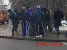 У Бердичеві люди "не відпустили" тітушок у Київ