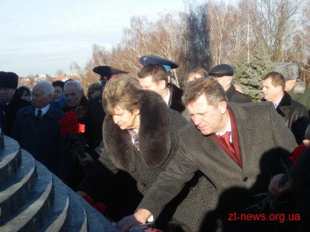 У Житомирі відбулося покладання квітів з нагоди 70-ї річниці визволення Житомирської області від фашистських загарбників