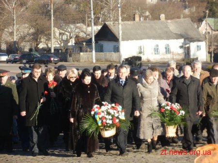 У Житомирі відбулося покладання квітів з нагоди 70-ї річниці визволення Житомирської області від фашистських загарбників
