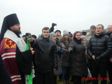 У гідропарку вже освятили воду на Водохреще