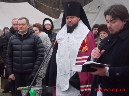 У гідропарку вже освятили воду на Водохреще