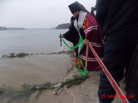 У гідропарку вже освятили воду на Водохреще