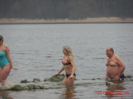 У гідропарку вже освятили воду на Водохреще