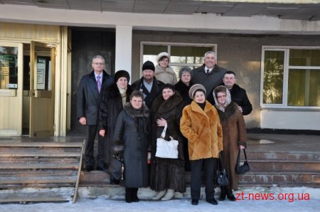 Представниці громадської організації передали Ємільчинській центральній районній лікарні ікону «Всецариця»