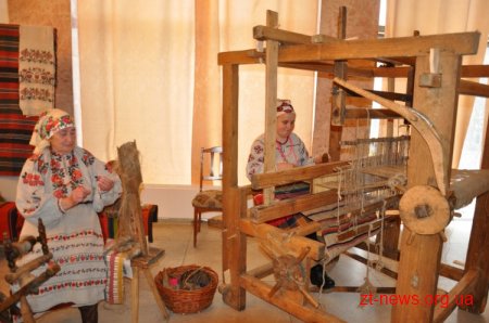 Керівники Ємільчинщини заспівали разом зі зведеним хором під час творчого звіту району