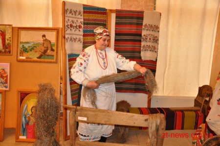 Керівники Ємільчинщини заспівали разом зі зведеним хором під час творчого звіту району