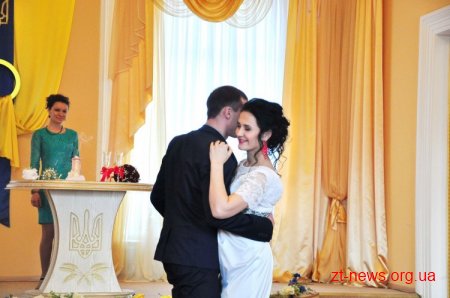 Володимир Дебой привітав молоду пару, яка в День Святого Валентина, офіційно стала подружжям