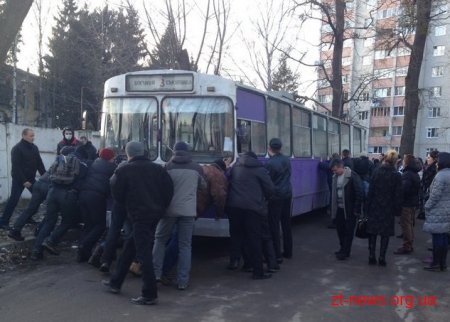 Керівництво ТТУ не "пускає" тролейбуси у бік гідропарку