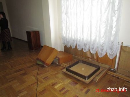 Активісти звільняють будівлю Житомирської обласної ради