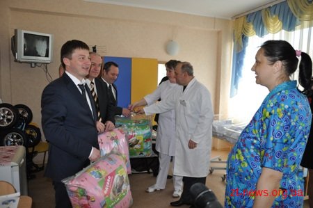 У Житомирському обласному перинатальному центрі народилася трійня У Житомирському обласному перинатальному центрі народилася трійня