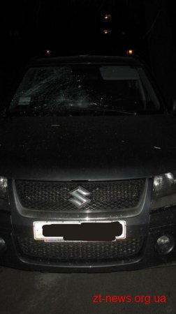 П'яний хуліган у дворі житлового будинку, розбив скло у 6 автомобілях