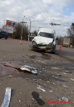В Житомирі зіткнулися Опель та Волга на перехресті Щорса-Ватутіна